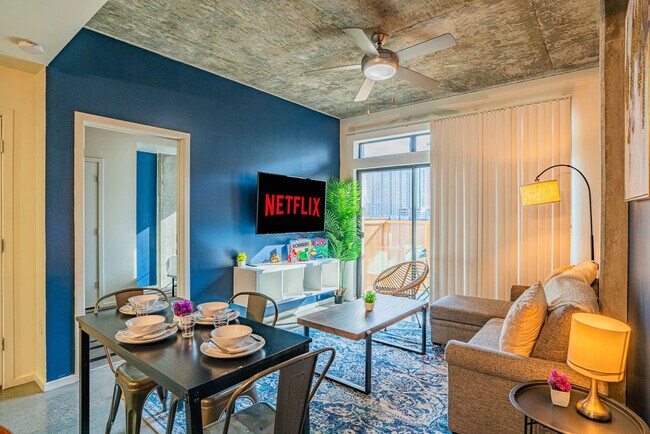 Foto del edificio - 333 E Roosevelt St