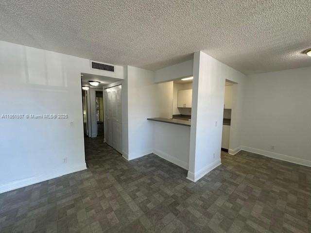 Foto del edificio - 517 Meadows Cir