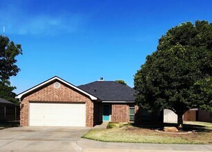 Building Photo - 9706 Vernon Ave