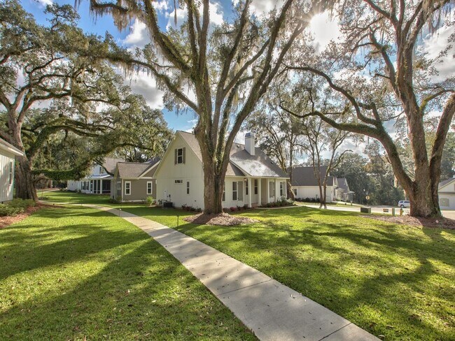 Foto del edificio - 249 Camellia Oaks Ave