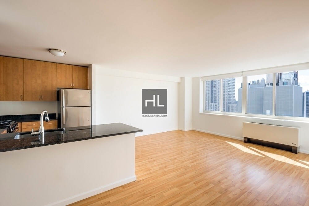 Primary Photo - 66 W 38th St