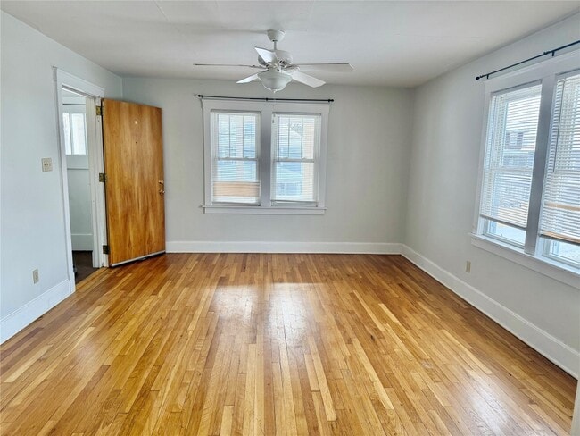 Building Photo - 147 E Frederick St