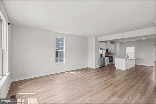 Foto del edificio - 4111 Shirley Rose Ct