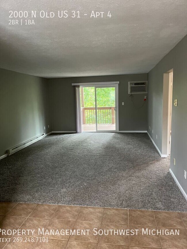 Foto del edificio - 2000 US-31