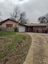 Building Photo - 6111 Songwood Dr