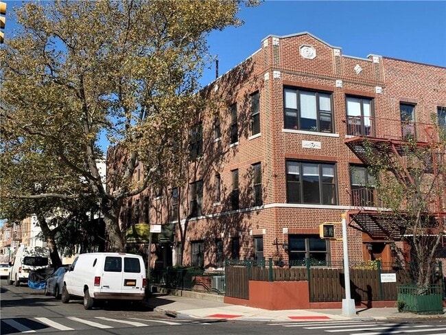 Building Photo - 6922 12th Ave