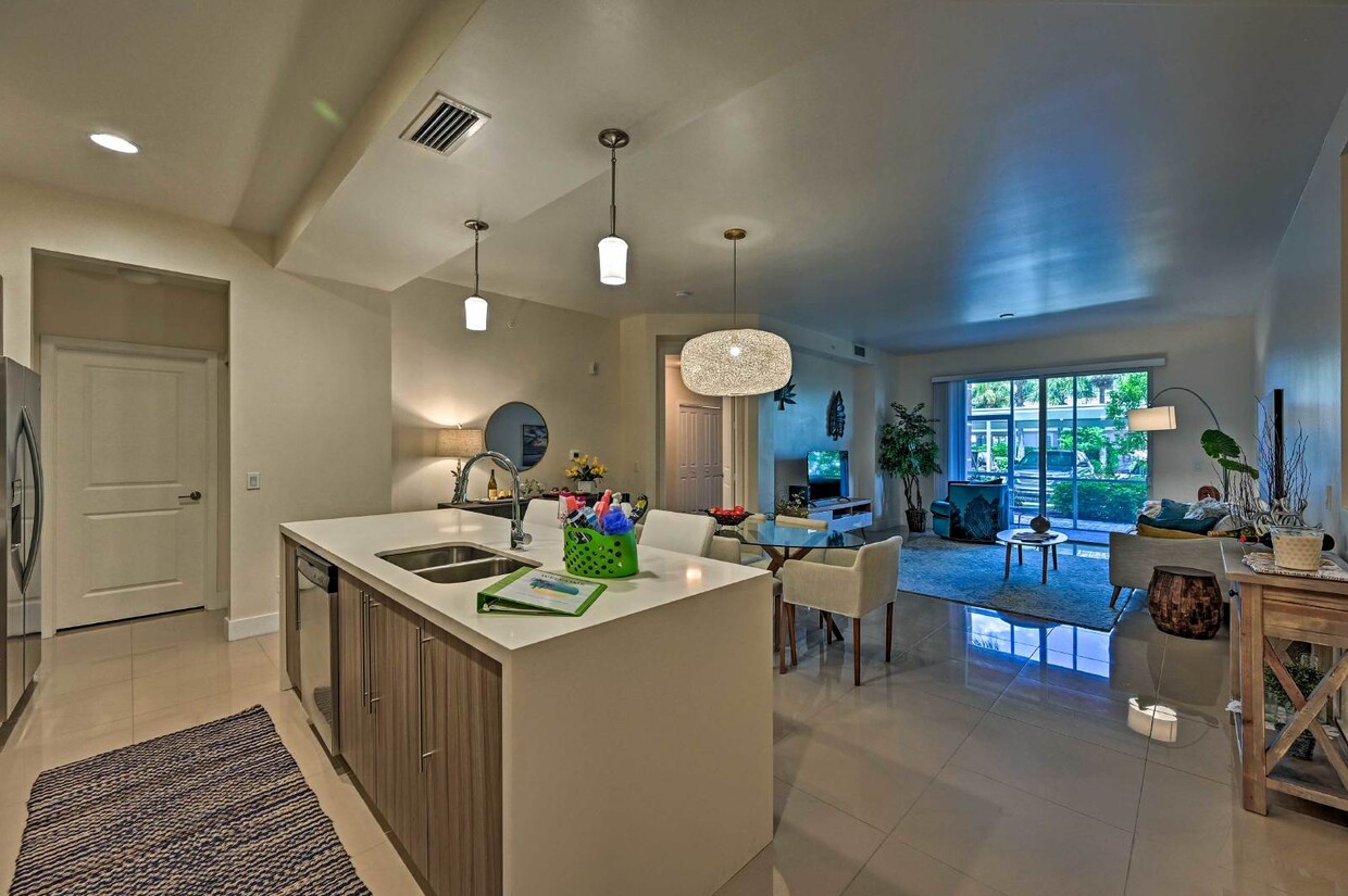 Foto principal - MAJESTIC PALMS - 3 BEDROOM, 3 BATH CONDO