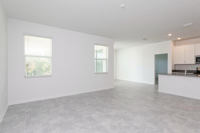 Building Photo - 175 Aces High Ln