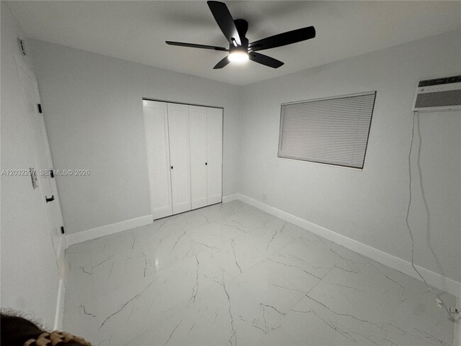 Building Photo - 1096 NE 157th Ter