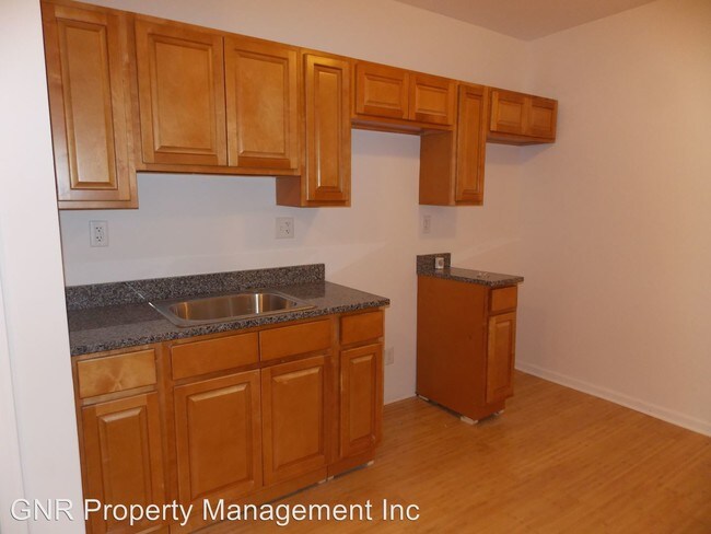 Building Photo - 5021 Parrish St
