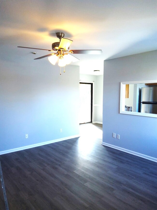 Building Photo - 5205b Marseilles Dr