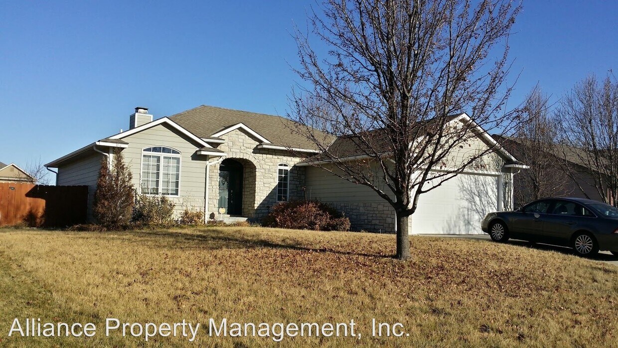 Foto principal - 5 br, 3 bath House - 8739 William Dr.