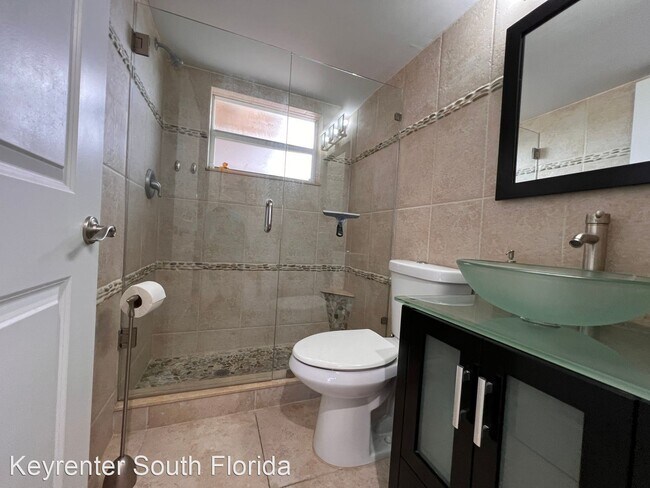 1 br, 1 bath House - 4500 S. Ocean Blvd. #311 - 4