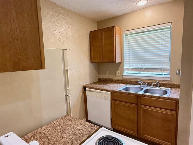 Foto del edificio - 2329 Heatherfield Ln