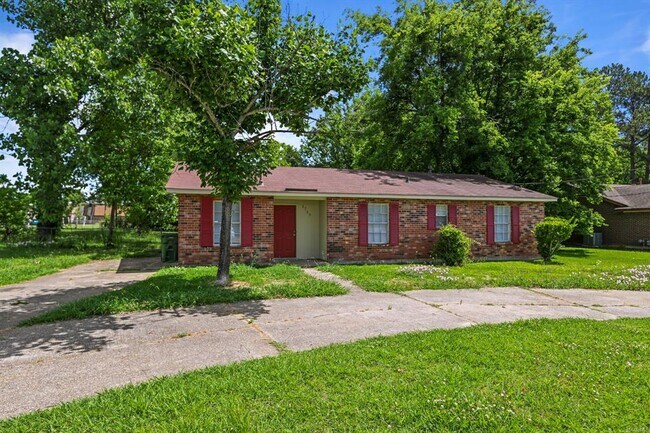 Building Photo - 3739 Woodley Rd