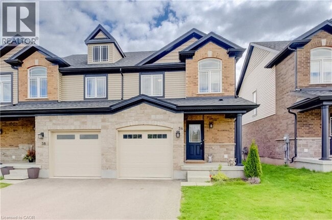 Building Photo - 36 Bawcutt Cres