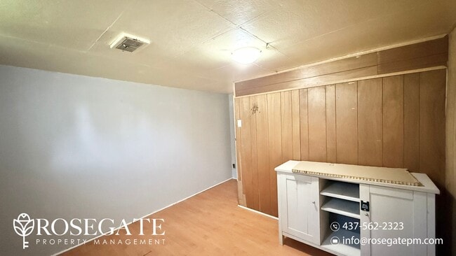Photo du bâtiment - Bright 2-Bedroom Apartment in Scarborough ...