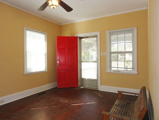 Building Photo - 1506 Pinehurst Blvd