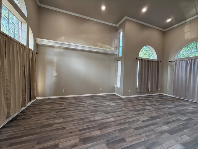 Building Photo - 9634 Therrell Dr
