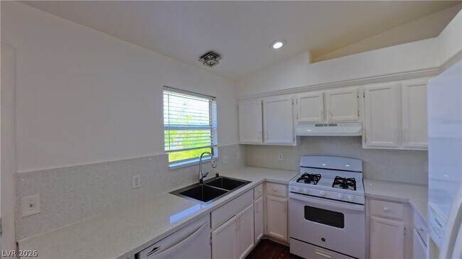 Foto del edificio - 8020 Cetus Cir