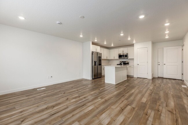 Building Photo - Convenient and Charming Heber City Town Ho...