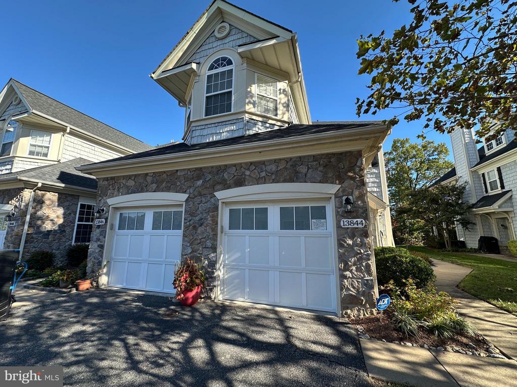 Foto principal - 13846 Greendale Dr