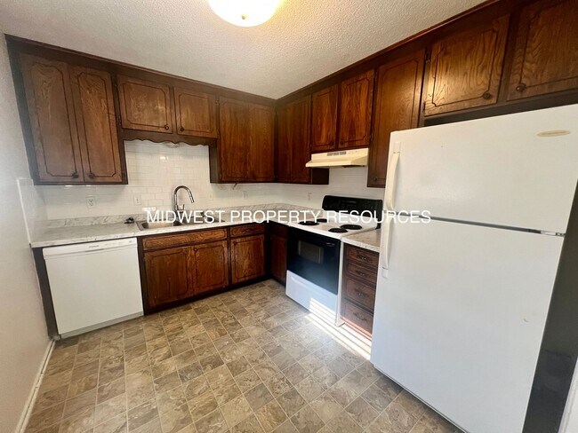Building Photo - 2 Bedroom Duplex for Lease in Oak Grove | ...