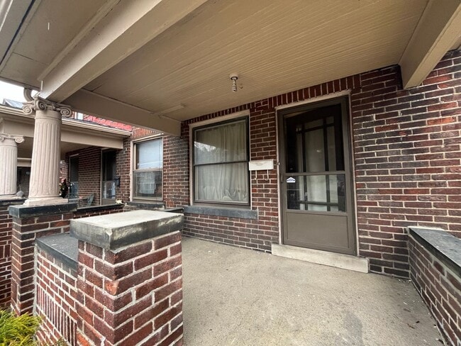 Foto del edificio - 828 Dennison Ave