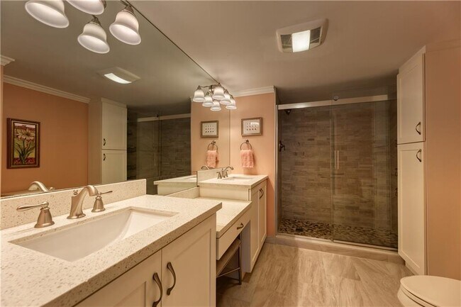 Foto del edificio - 1360 S Ocean Blvd