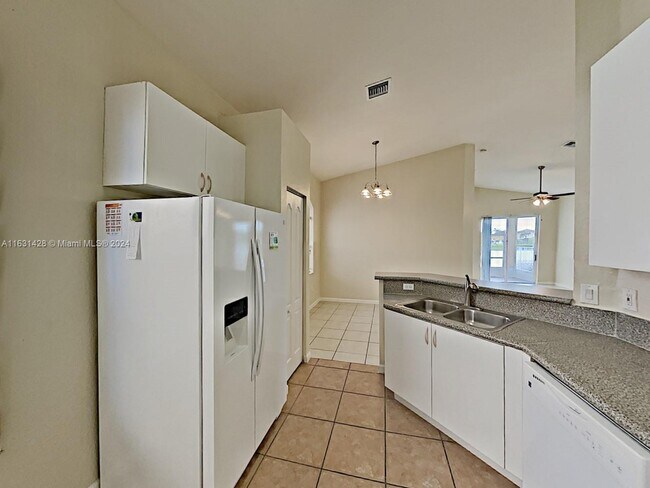 Foto del edificio - 3721 NE 23rd Ct