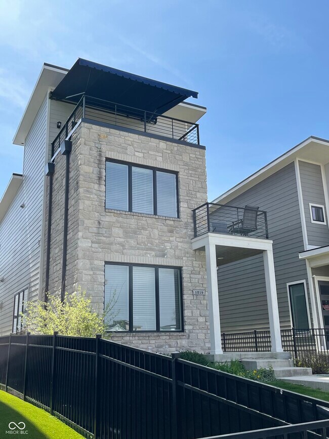 Building Photo - 1219 Spann Ave