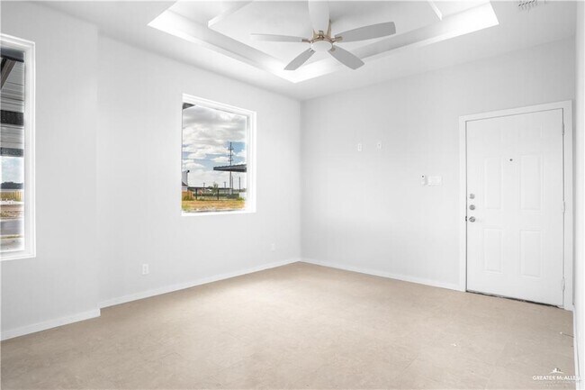 Building Photo - 17 N Onyx Ave