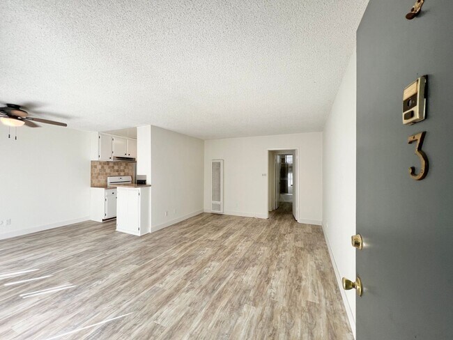 Foto del edificio - 3746 S Canfield Ave