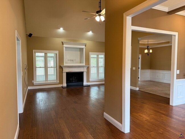 Building Photo - 104 Montview Way