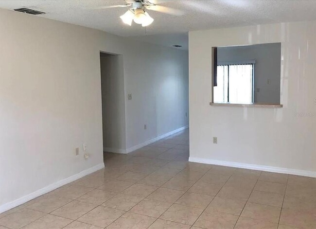 Building Photo - 783 Squirrel Ct