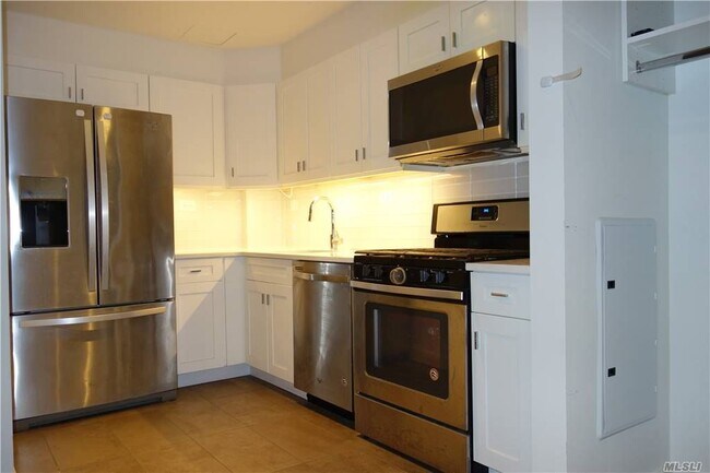 Foto del edificio - 8722 51st Ave