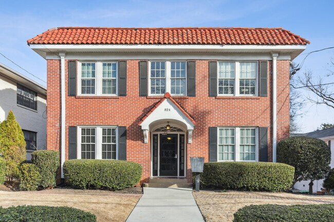 Foto del edificio - 824 Greenwood Ave NE