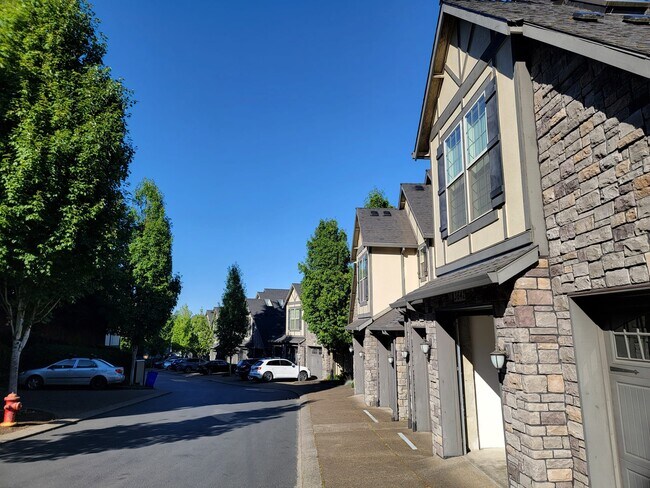Building Photo - 3646 SW Baird St