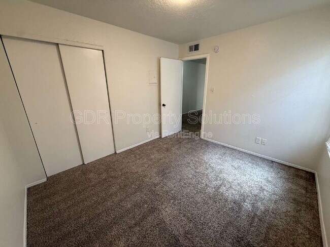 Building Photo - 1116 Coal Ave SW