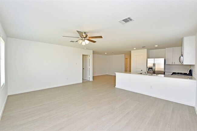 Foto del edificio - 10218 Prairie Dunes Ln