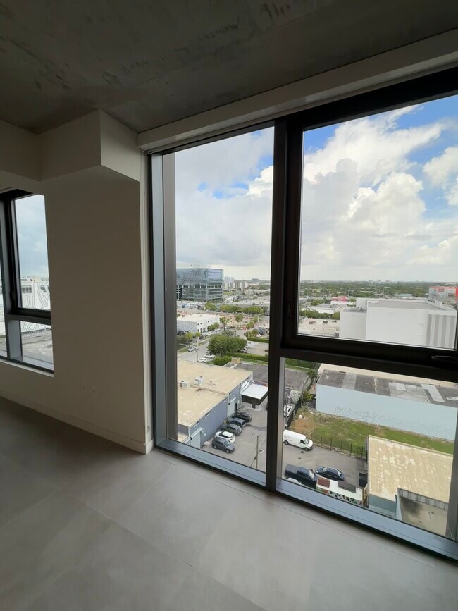 Foto del edificio - 267 NW 31st St