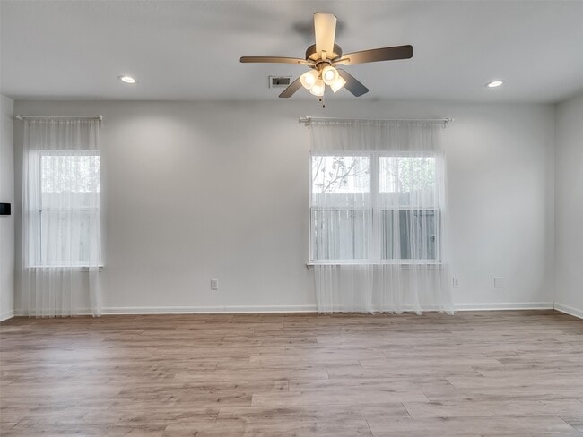 Building Photo - 3536 Rebecca St