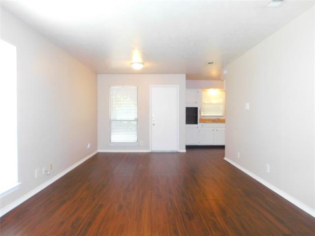 Foto del edificio - 3305 Gardenview Cir