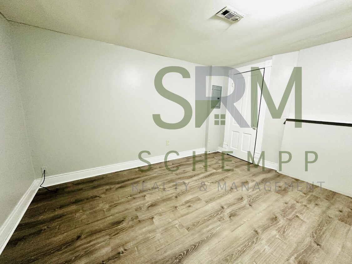 Spacious 2-3 bedroom home in Park Hill- Section 8 accepted - Spacious 2-3 bedroom home in Park Hill- Se...