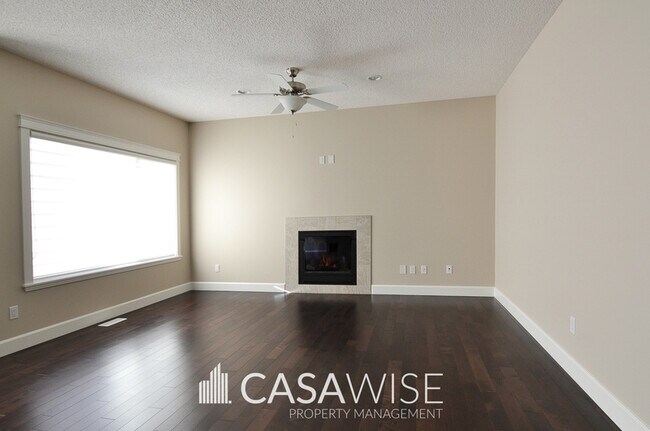 Building Photo - 5519 6 Ave SW