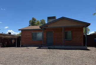 Building Photo - 1328 E Lee St