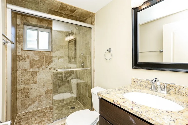 Foto del edificio - 46 Pamela Dr