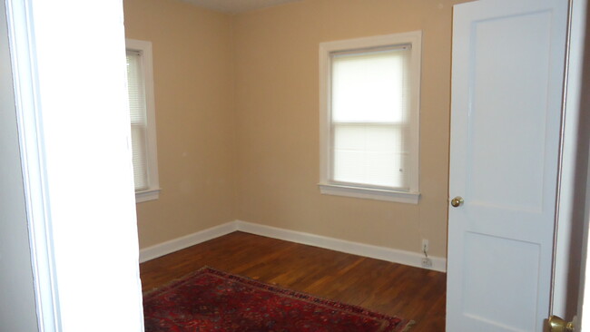 Bedroom - 1708 Oaklawn Ave