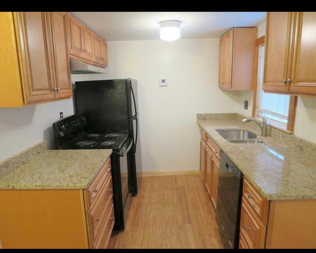 Building Photo - 90 Wallace St