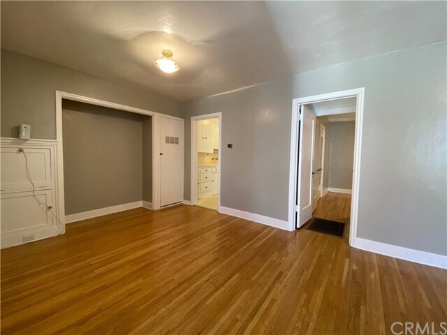Building Photo - 1714 Gillette Crescent